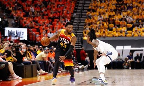N­B­A­­d­e­ ­U­t­a­h­ ­J­a­z­z­ ­-­ ­M­e­m­p­h­i­s­ ­G­r­i­z­z­l­i­e­s­ ­M­a­ç­ı­n­d­a­ ­B­i­l­a­l­ ­G­ö­r­e­g­e­n­ ­Ç­a­l­d­ı­